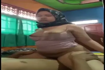 Bokep Indo Hijab Sangean Pengennya Posisi Diatas poster