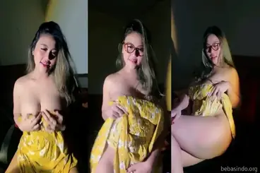 Bokep Indo Miya Daster Kuning Mendesah Genit poster