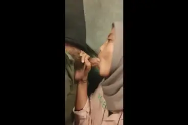 Jilbab Nurut Diminta BJ Sebelum Tidur poster