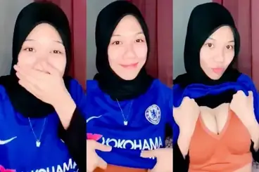 Maya Alissa Hijab Ketat Ngentot Pakai Jersey Chelsea Viral Indo HD poster