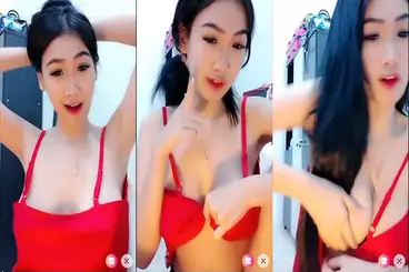 Seleb TikTok Pamer Aksi Hot Sugarlive Nyaris Banned poster