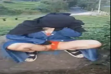 Ukhti Bercadar Ciwidey Main Basah Di Kebun Teh poster