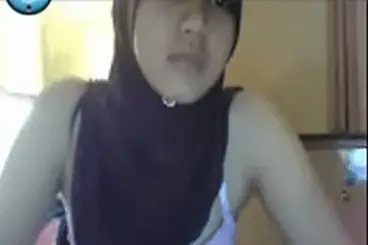 Video Skandal ABG Berjilbab Lugu Camsex Bugil poster